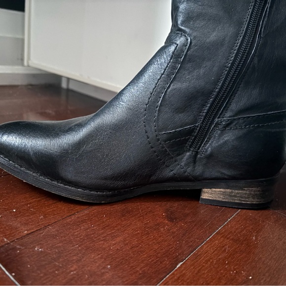 Black Leather Knee-High Boots - Picture 7 of 10